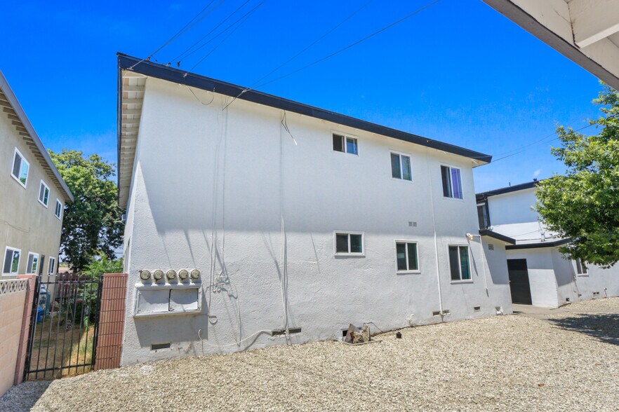 More Photos Of 10018 Foster Rd, Bellflower Apartments For Sale