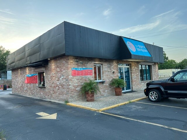 More Photos Of 2007 N Main St, Baytown General Retail For Sale