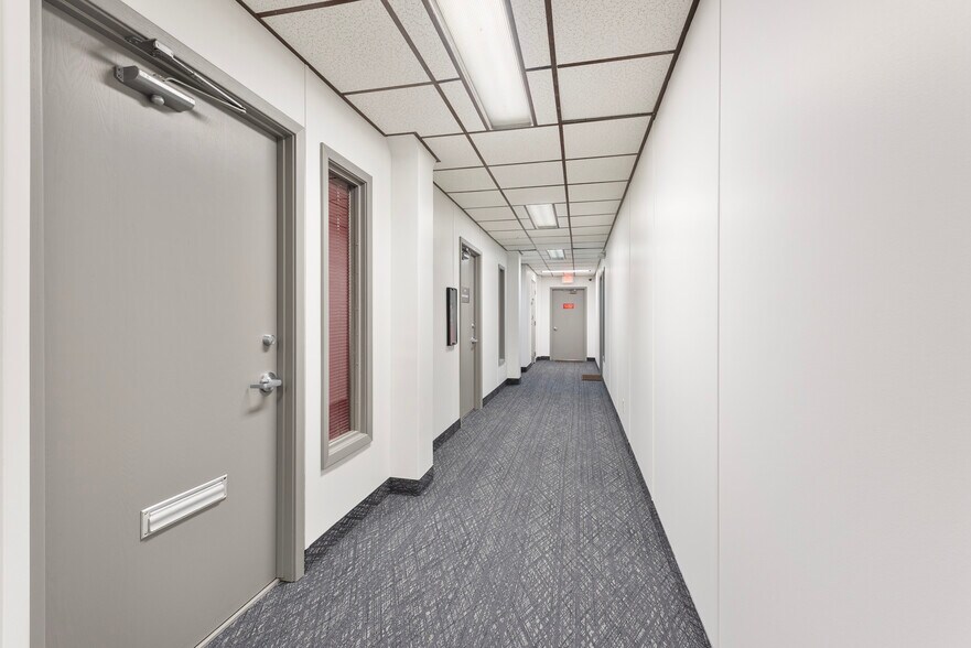 More Photos Of 4124 N Quebec Ave, New Hope Office For Sale
