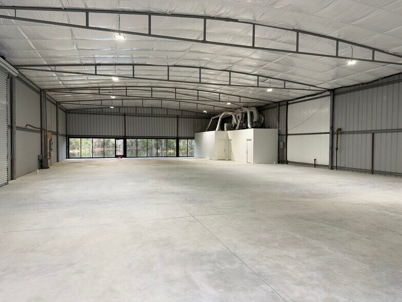 Primary Photo Of 1515 Lakeville Dr, Kingwood Warehouse For Lease