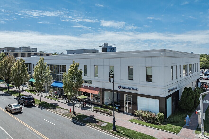Primary Photo Of 1140-1150 Franklin Ave, Garden City Storefront Retail Office For Lease