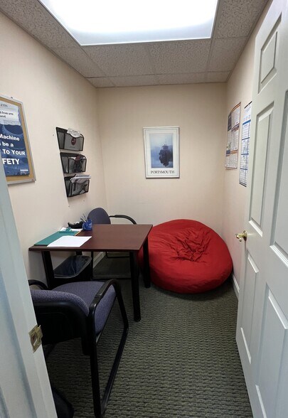 More Photos Of 10 Cedar St, Woburn Office For Sale