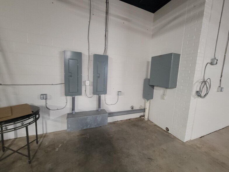 More Photos Of 100 Atlantic Ave, Ocean View Flex For Lease