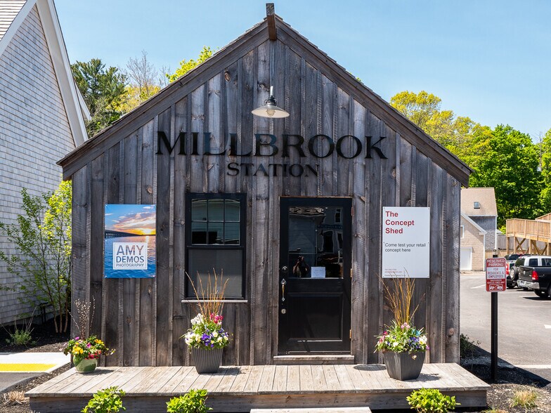 More Photos Of 46 Railroad Ave, Duxbury General Retail For Lease