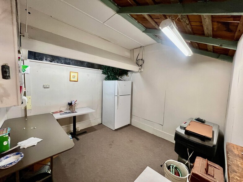 More Photos Of 309 FM 480, Center Point Fast Food For Sale