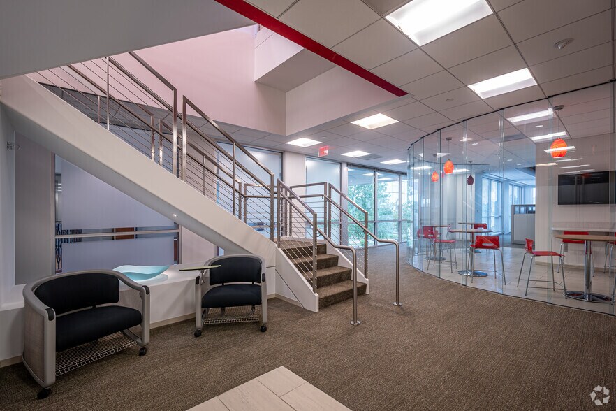 More Photos Of 10603 W Sam Houston Pky N, Houston Unknown For Lease