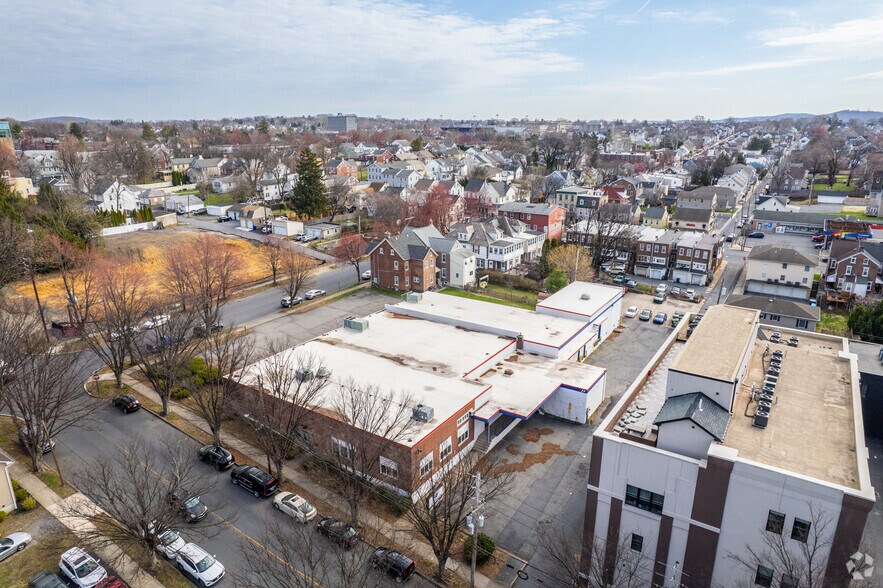 More Photos Of 826 Monocacy St, Bethlehem Showroom For Lease