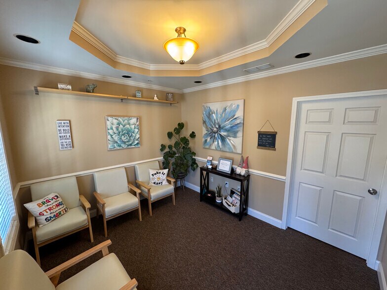 More Photos Of 150 Prospect Pl, Alpharetta Office For Sale