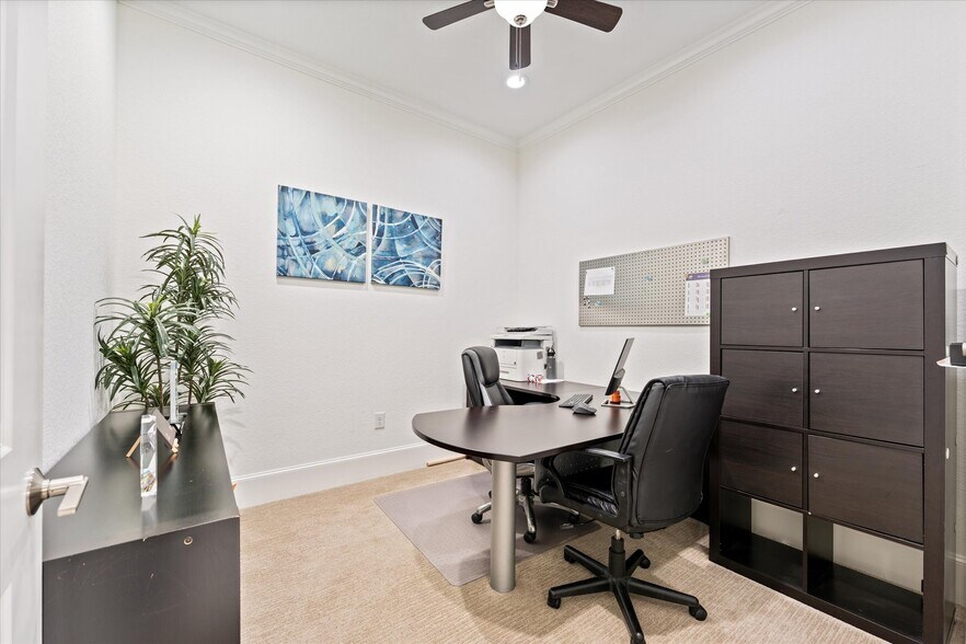 More Photos Of 12254 Queenston Blvd, Houston Medical For Lease