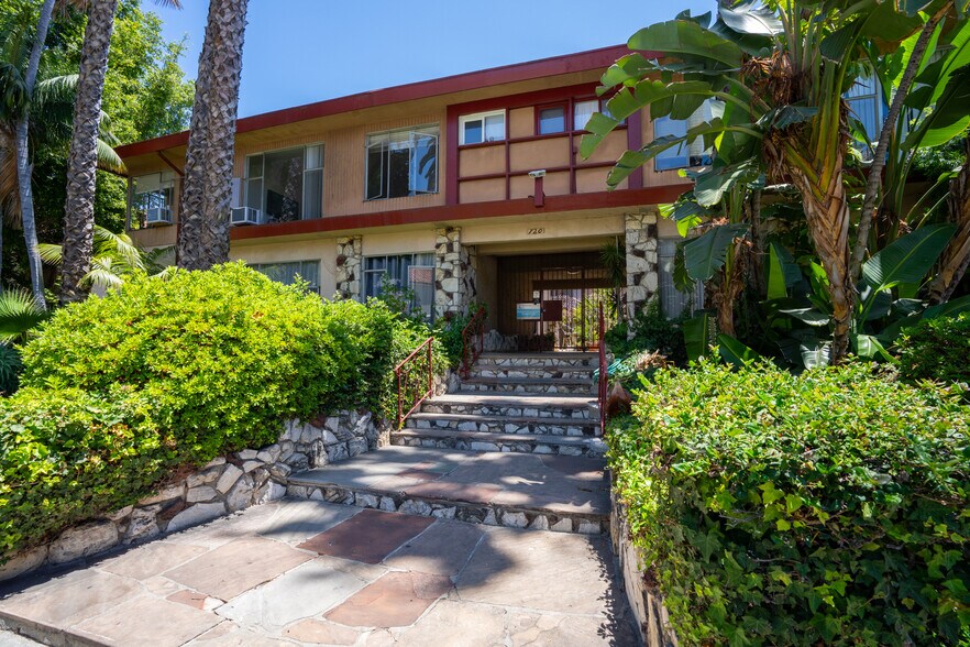 More Photos Of 720 S Plymouth Blvd, Los Angeles Apartments For Sale