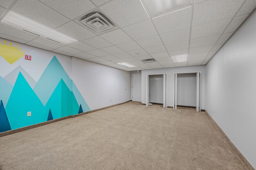 More Photos Of 11-13 N Potomac St, Hagerstown Storefront Retail Office For Lease