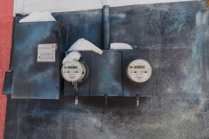 More Photos Of 3117 E 13th St, Wichita Freestanding For Sale