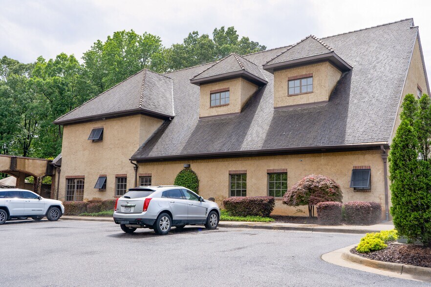 More Photos Of 1847 Commons North Dr, Tuscaloosa Medical For Sale