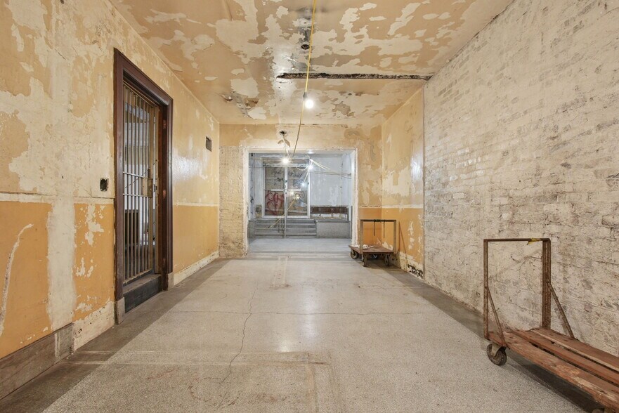 More Photos Of 167 S High St, Columbus Office For Sale