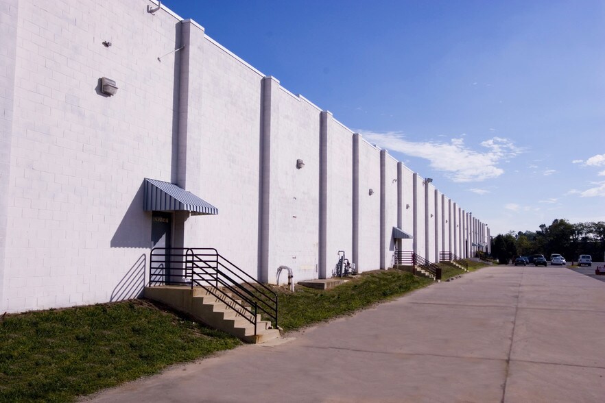 More Photos Of 6295 Edsall Rd, Alexandria Unknown For Lease