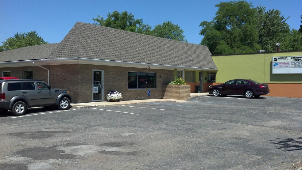 More Photos Of 732-736 S Michigan Ave, Howell Office For Sale