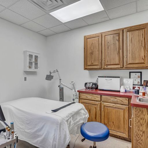 More Photos Of 701 E Rendon Crowley Rd, Burleson Office For Sale