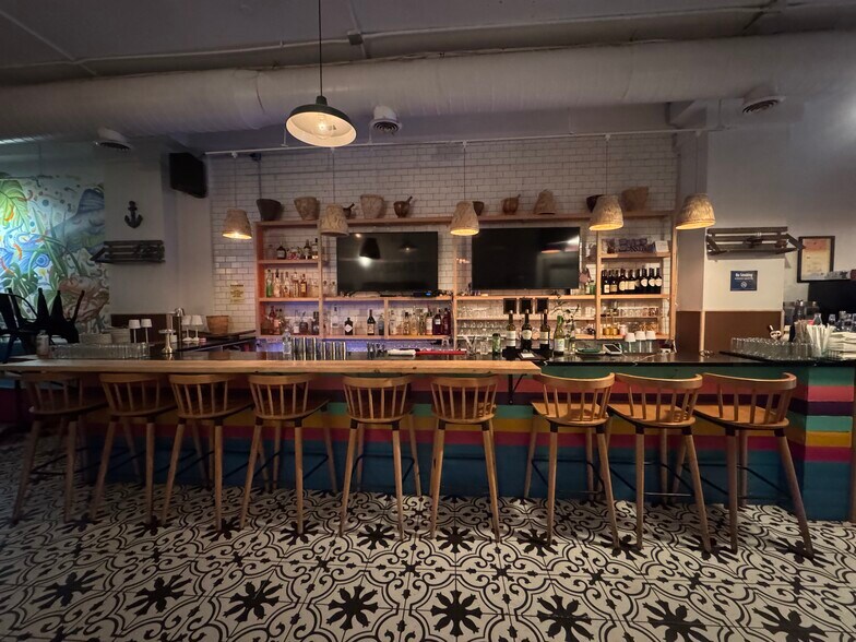 More Photos Of 208 Grand St, Brooklyn Storefront Retail Residential For Lease