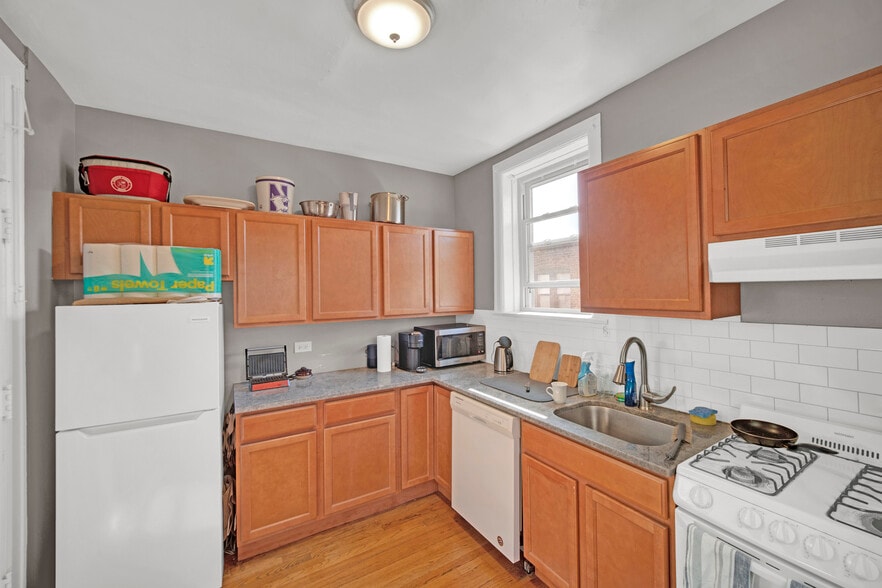 More Photos Of 1024 Noyes St, Evanston Apartments For Sale