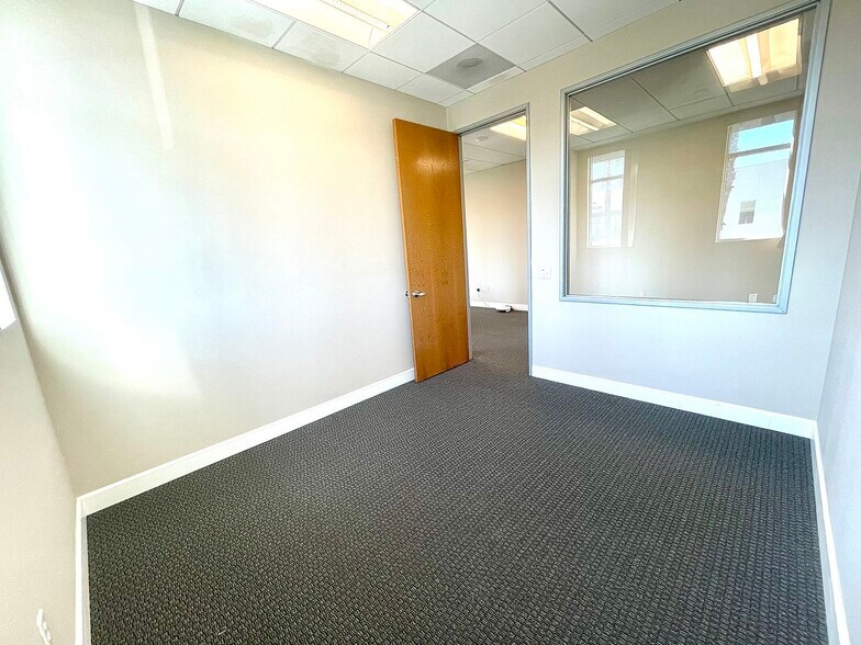 More Photos Of 14728 Pipeline Ave, Chino Hills Office For Lease