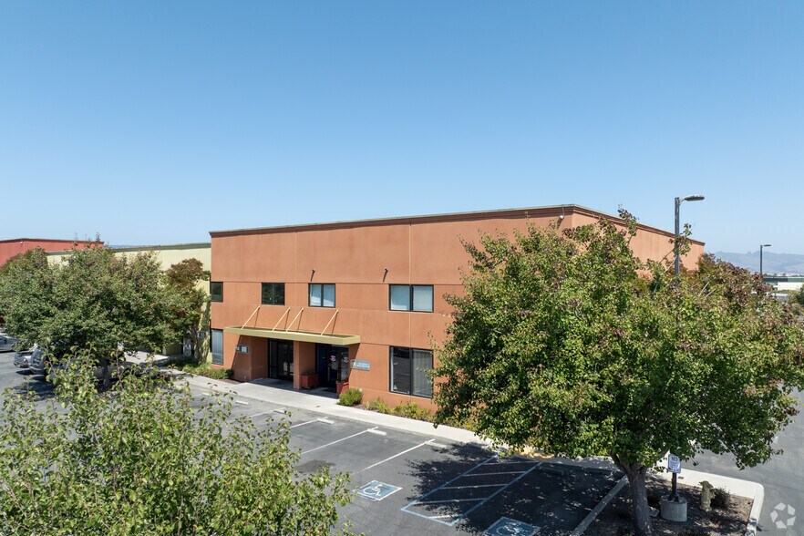 More Photos Of 125 Hangar Way, Watsonville Office For Sale