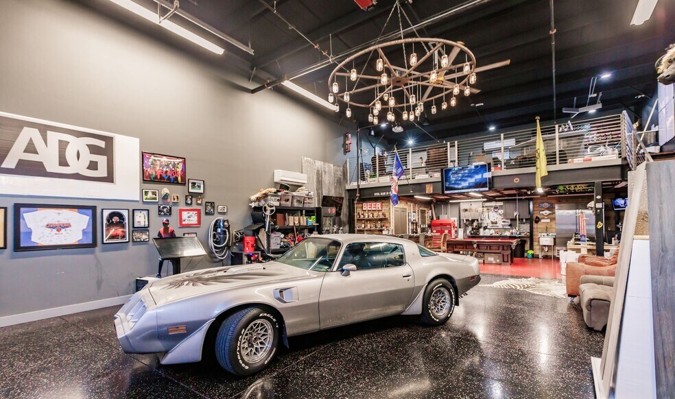 More Photos Of 16261 Pine Ridge Rd, Fort Myers Warehouse For Sale