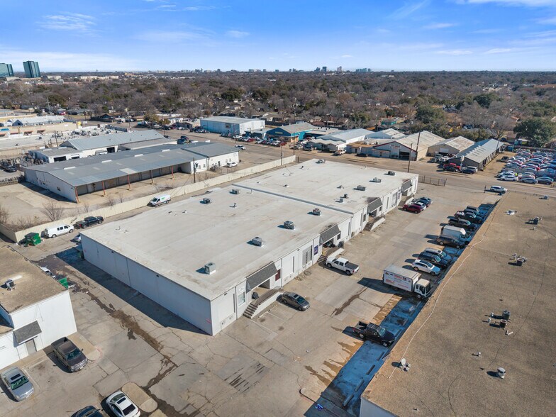 More Photos Of 11005 Indian Trl, Dallas Unknown For Lease