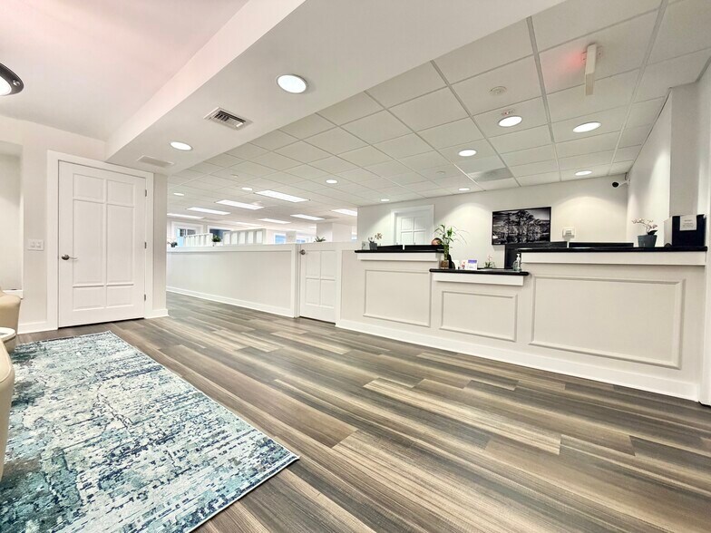 More Photos Of 4440 PGA Blvd, Palm Beach Gardens Coworking Space