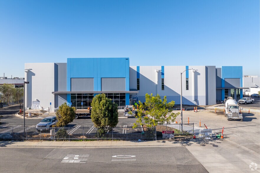 More Photos Of 1899 Western Way, Torrance Warehouse For Lease