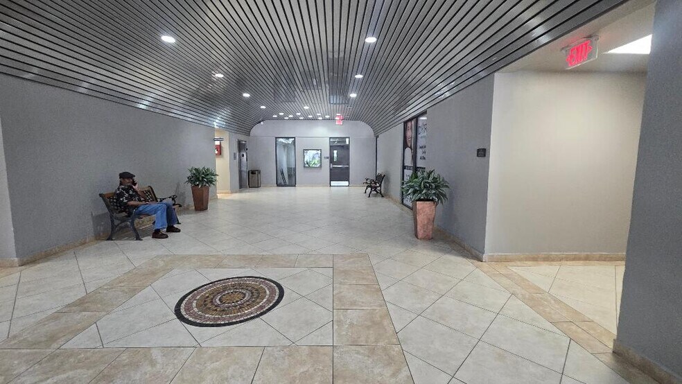 More Photos Of 8370 W Flagler St, Miami Medical For Sale