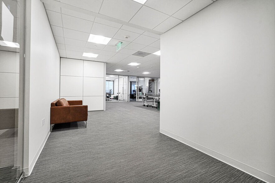 More Photos Of 1 SE 3rd Ave, Miami Office For Lease