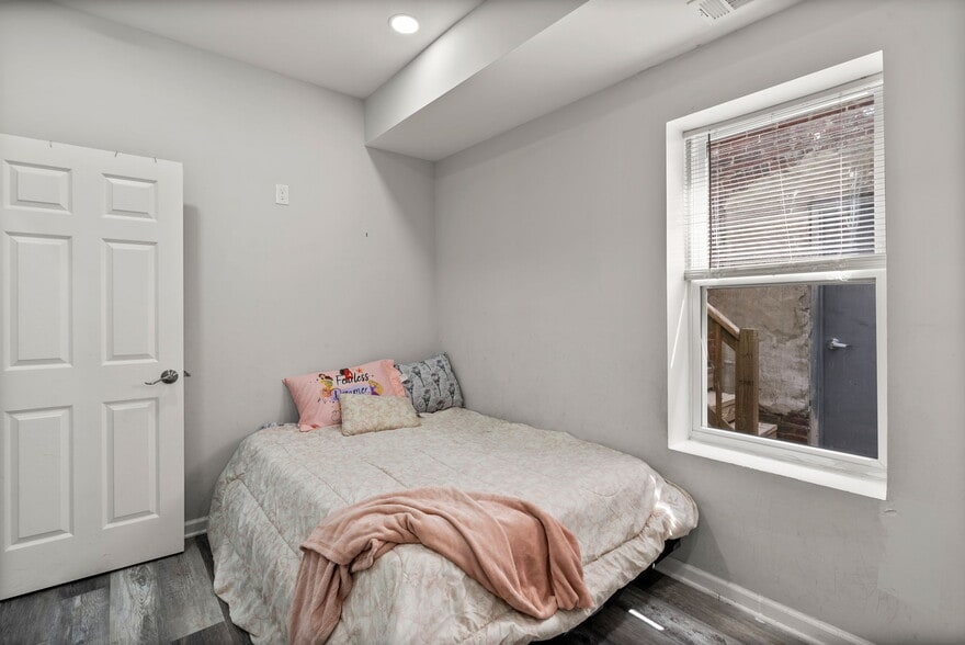 More Photos Of 4710 Liberty Heights Ave, Baltimore General Retail For Sale