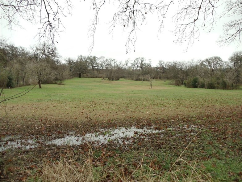 More Photos Of 1712 Chestnut St, Bastrop Land For Sale