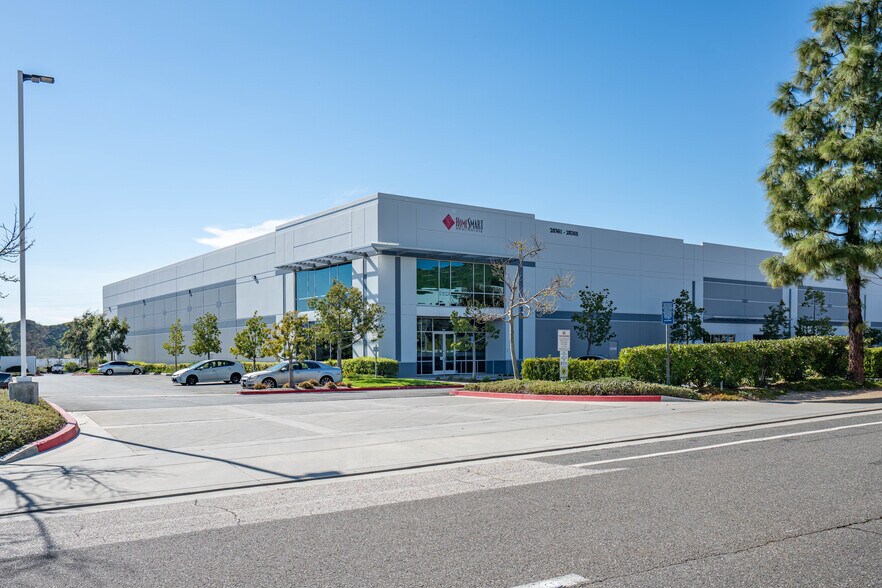 More Photos Of 28361-28385 Constellation Rd, Valencia Manufacturing For Lease