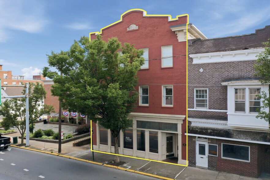 Primary Photo Of 115 W King St, Martinsburg Office For Lease
