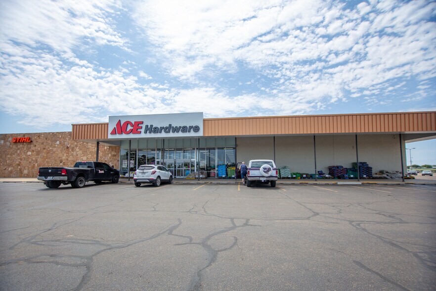 More Photos Of 1229-1233 N Hobart St, Pampa Unknown For Lease