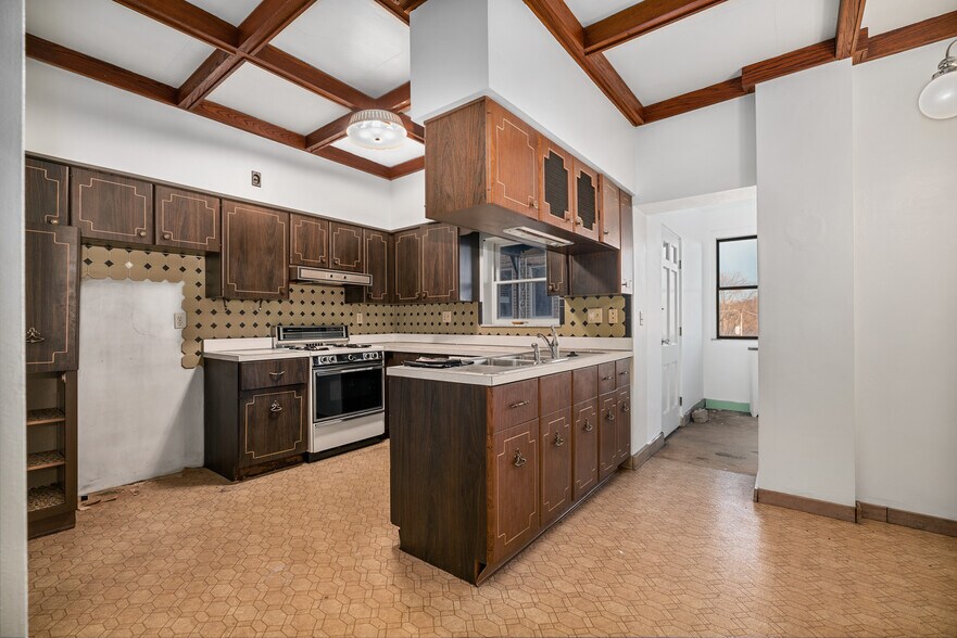 More Photos Of 105 S 5th St, Duquesne Religious Facility For Sale