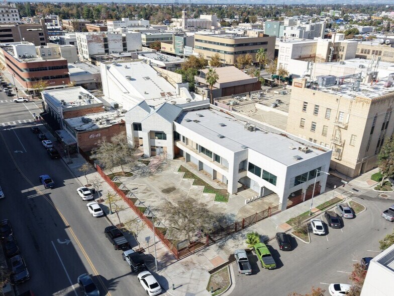 More Photos Of 1400 18th St, Bakersfield Office For Sale