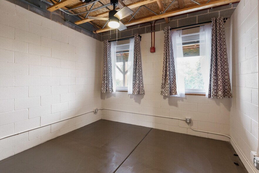 More Photos Of 3800 S Broadway, Englewood Apartments For Lease