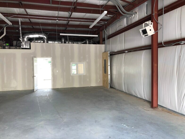 More Photos Of 176 New Porter Pike Rd, Bowling Green Service For Lease