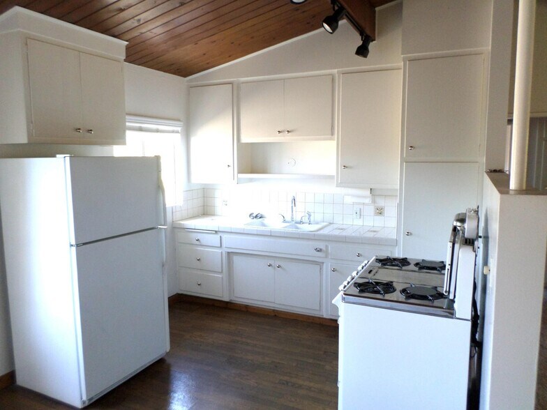 More Photos Of 412 Corona Del Mar, Santa Barbara Apartments For Sale