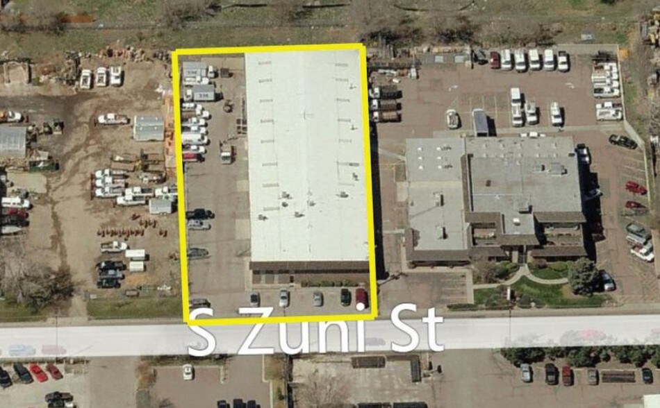 More Photos Of 3251 S Zuni St, Englewood Showroom For Lease