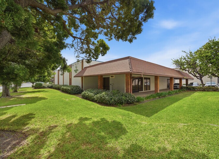 More Photos Of 1882 Reynolds Ave, Irvine Warehouse For Lease