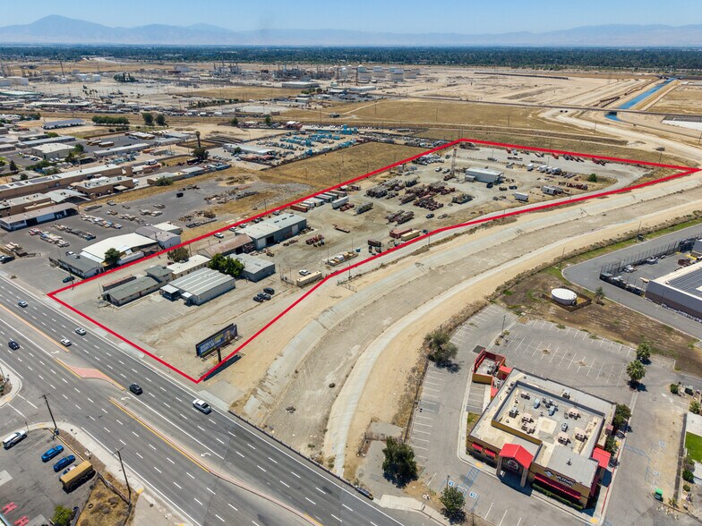 More Photos Of 7515 Rosedale Hwy, Bakersfield Service For Lease