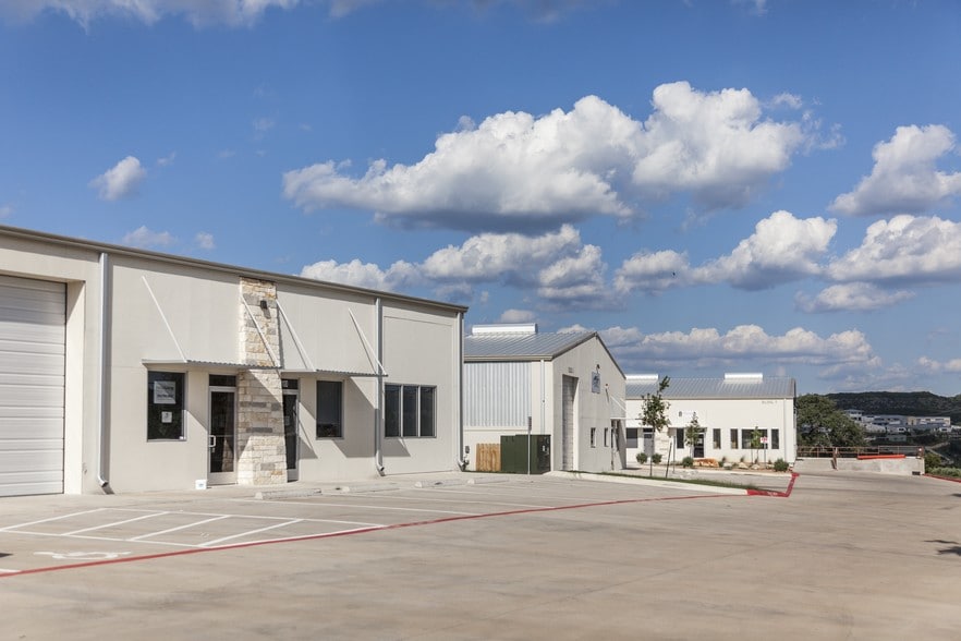 More Photos Of 5200 Electric Ave, Spicewood Unknown For Lease