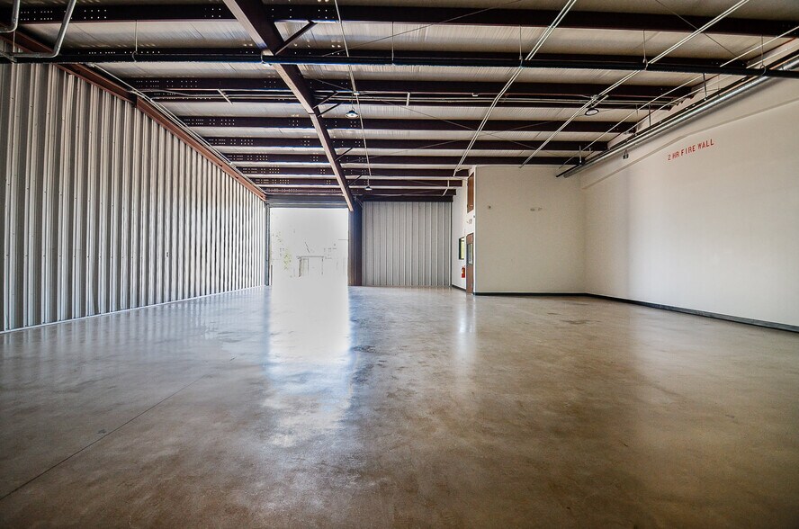 More Photos Of 17625 Kieth Harrow Blvd, Houston Warehouse For Lease