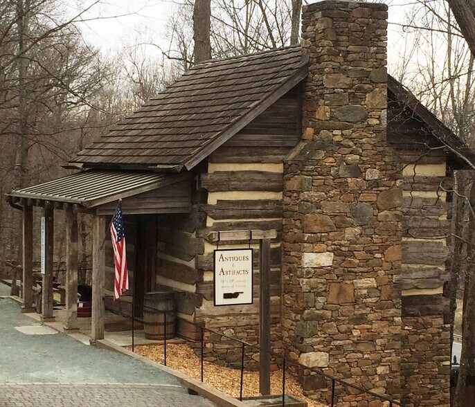 More Photos Of 683 Thomas Jefferson Pky, Charlottesville General Retail For Sale