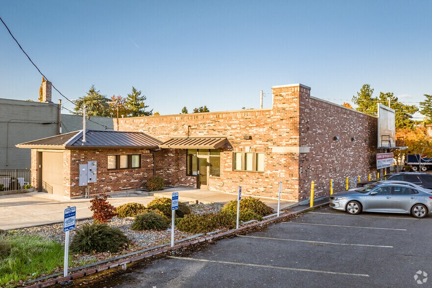 More Photos Of 512-514 7th St, Oregon City Medical For Lease
