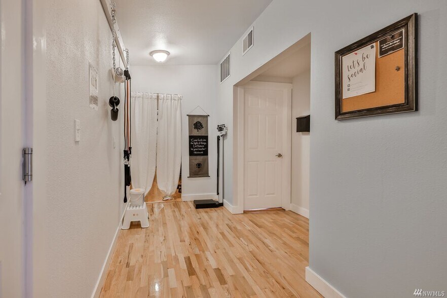 More Photos Of 4008 S Pine St, Tacoma Office Residential For Sale