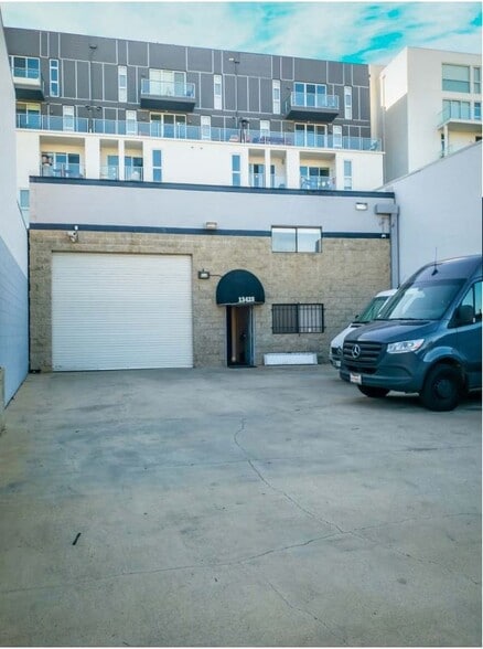 Primary Photo Of 13428 Beach Ave, Marina Del Rey Warehouse For Lease